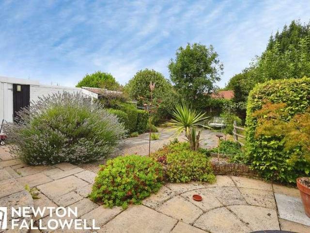 House for sale in Costhorpe, East Midlands