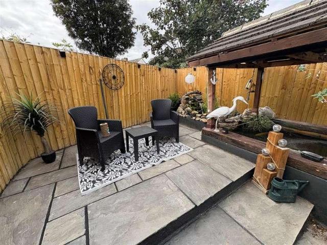 House for sale in Greengates, West Yorkshire