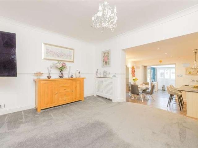 House for sale in The Butts, Kent