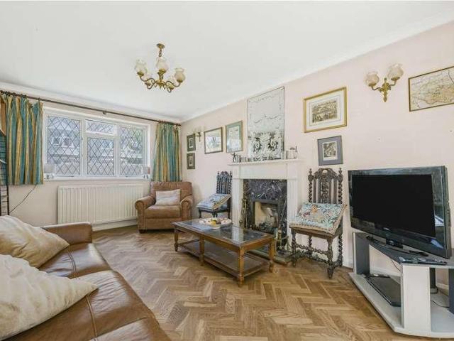 House for sale in Bromley, Widmore