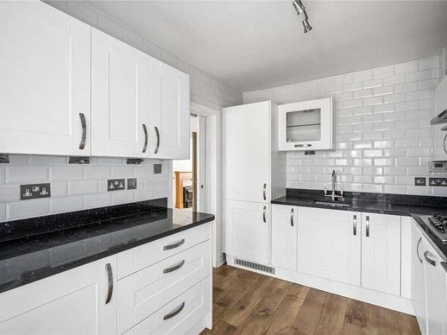 House for sale in Henley-on-Thames, Berrick Salome