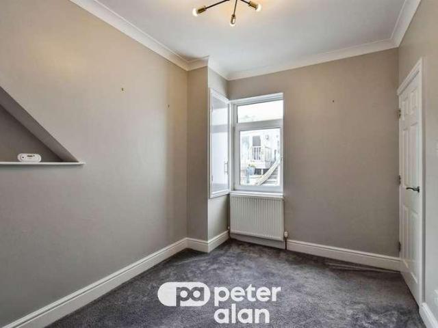 House for sale in Troed-y-rhiw