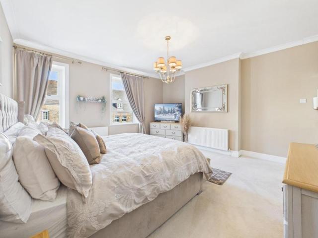 House for sale in Baildon, West Yorkshire