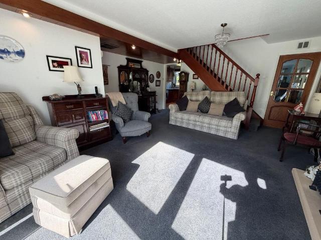 House for sale in Cottingley, West Yorkshire