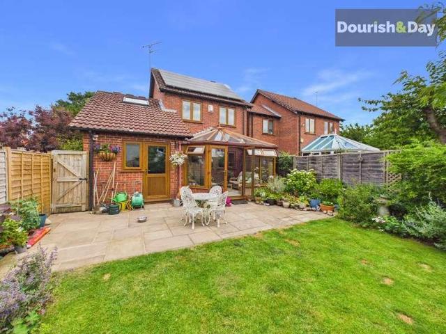 House for sale in Baswich, Staffordshire