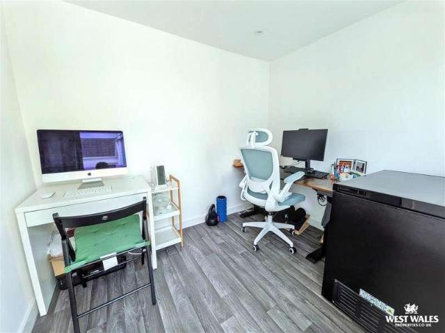House for sale in Pontyberem, Wales