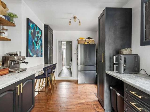 House for sale in London Borough of Merton, Collier's Wood