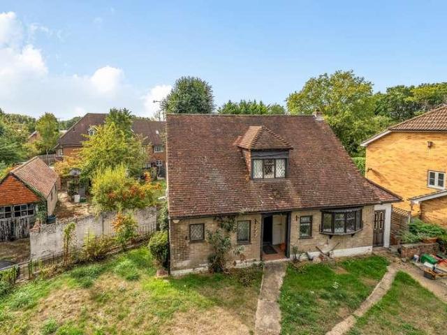 House for sale in Little Sandhurst, Sandhurst