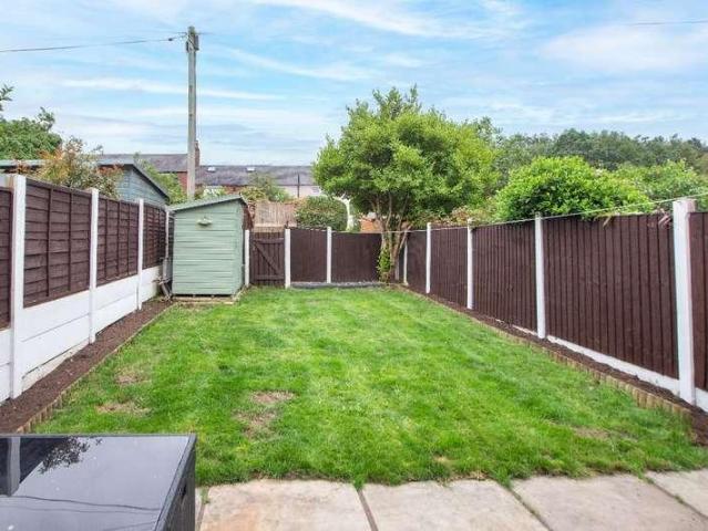 House for sale in Greaves, Bare
