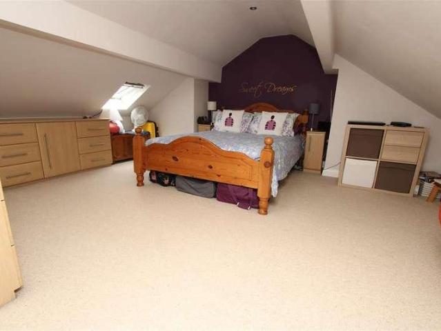 House for sale in Cleckheaton, West Yorkshire