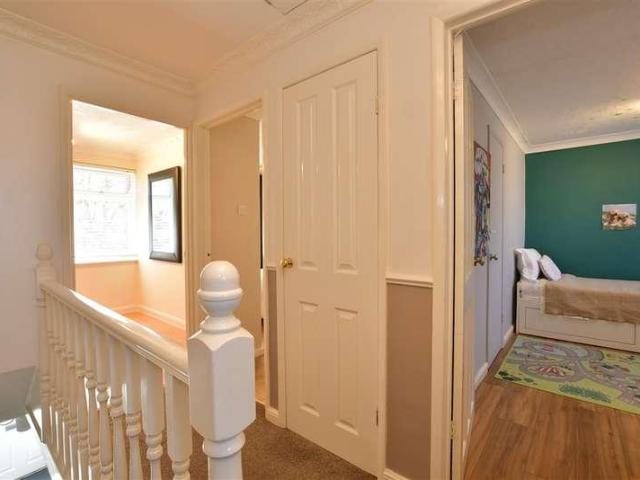 House for sale in Lee Chapel, Essex