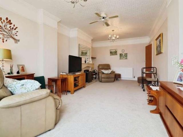 House for sale in Gibbonsdown, Barry