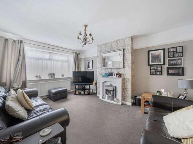 House for sale in Dunstable, Central Bedfordshire
