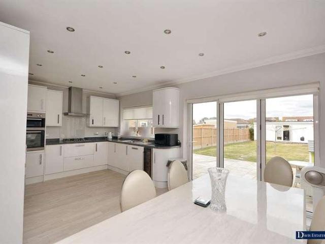 House for sale in Hornchurch, Greater London