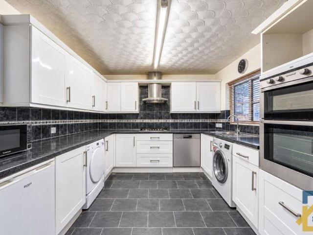 House for sale in Dagenham, Greater London