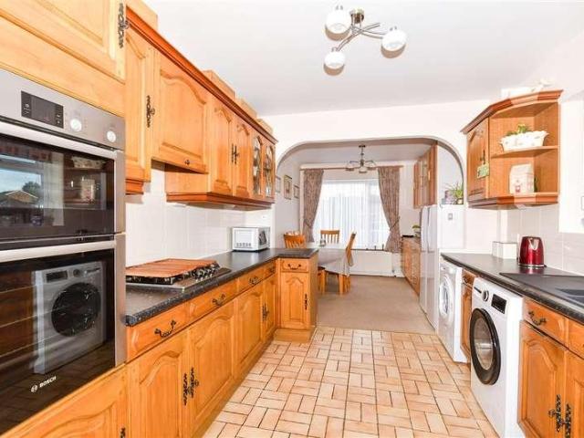 House for sale in Allington, Midway
