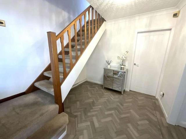 House for sale in Halesowen, West Midlands