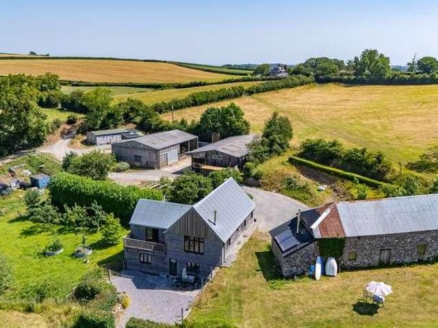 House for sale in Weir Quay, Devon