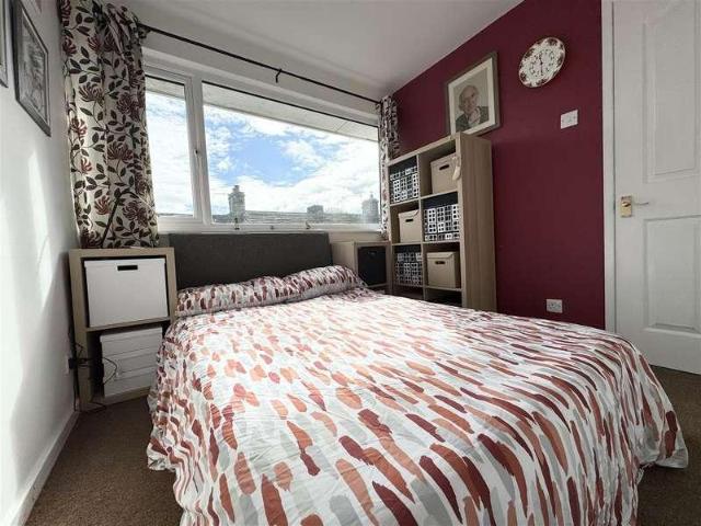 House for sale in Shelley, Shepley