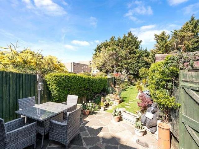 House for sale in Wallington, Wallington
