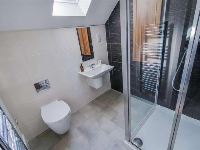 House for sale in Wakefield, Outwood