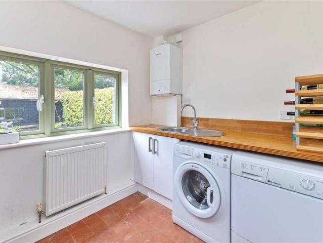 House for sale in Fole, Surrey