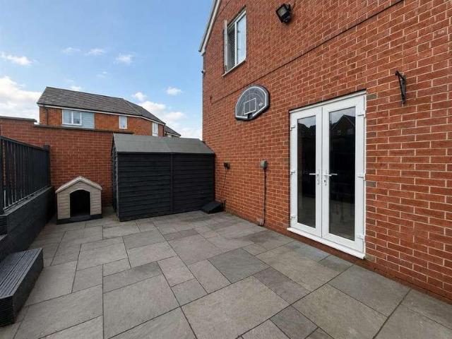 House for sale in Worsbrough, South Yorkshire