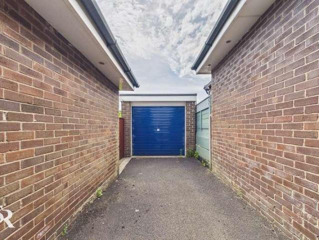 House for sale in Charlesworth, East Midlands