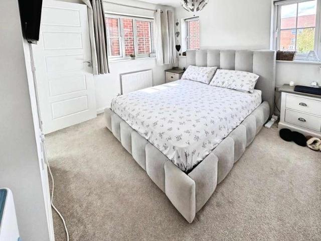 House for sale in Kingsbrook, Buckinghamshire