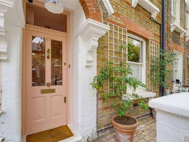 House for sale in London Borough of Wandsworth, Greater London