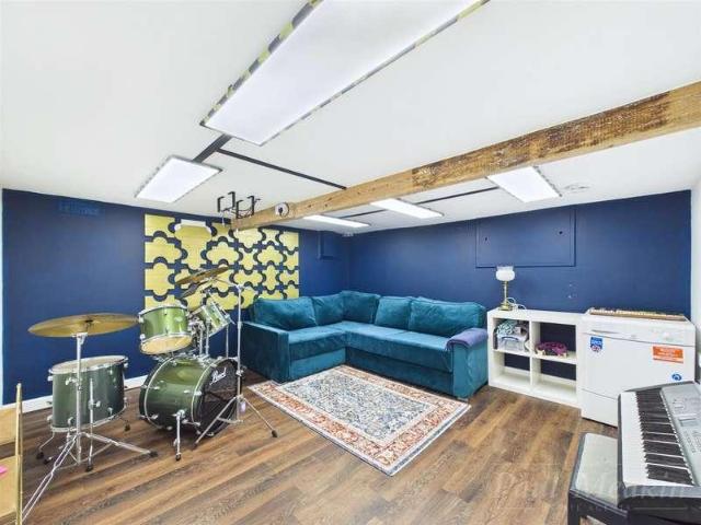 House for sale in London Borough of Croydon, Purley