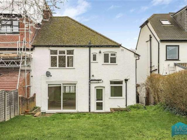 House for sale in Friern Barnet, Greater London