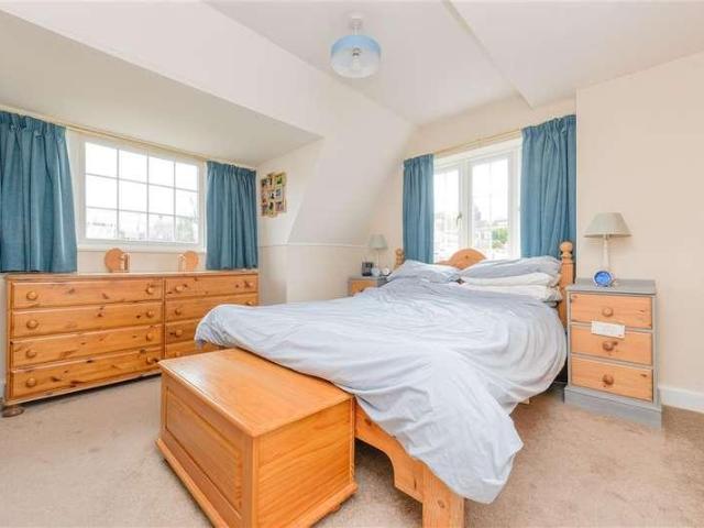 House for sale in The Butts, Kent