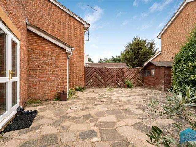 House for sale in Mill Hill, Greater London