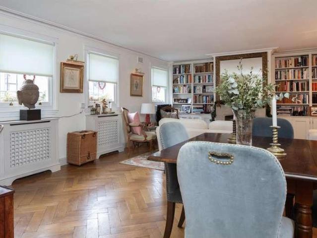 House for sale in Camberwell, Greater London