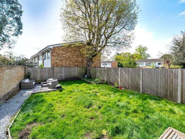 House for sale in Heol-las, Surrey