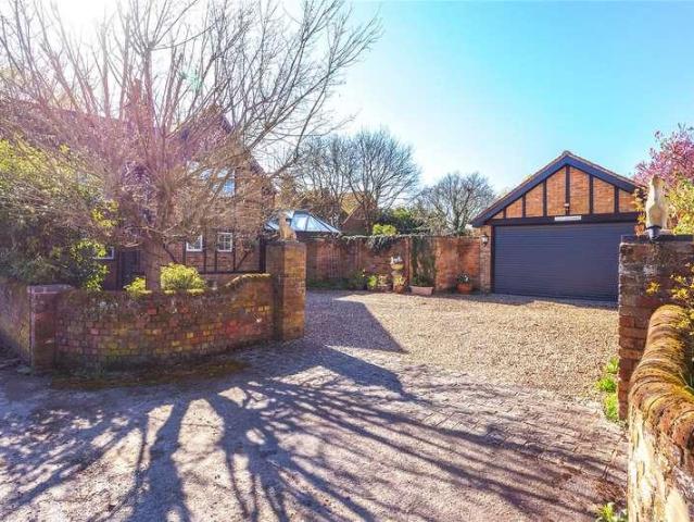 House for sale in Dunsden Green, Berrick Salome