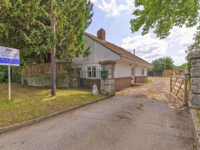 House for sale in Leybourne, Bourne Vale