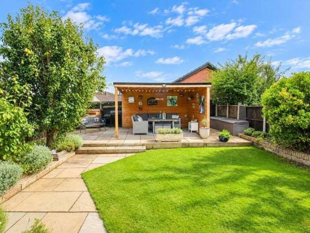 House for sale in Ossett, West Yorkshire