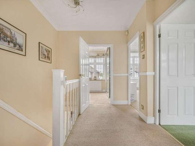 House for sale in Chatterton Village, Greater London