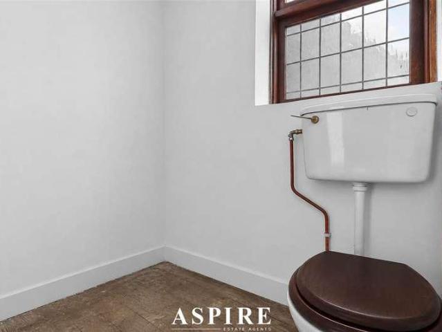 House for sale in Alton Barnes, Essex
