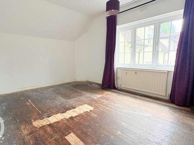 House for sale in Westbury Estate, King's Walden