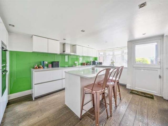 House for sale in Bushey, Connaught Park