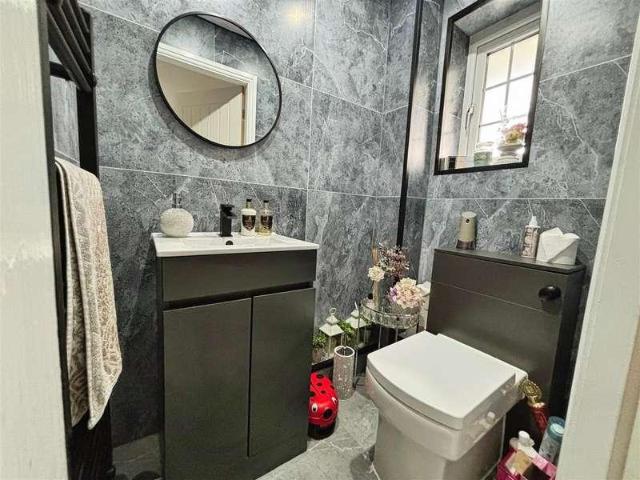 House for sale in Queensbury, West Yorkshire