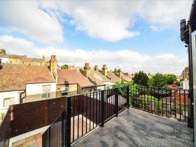 House for sale in Plumstead, Greater London