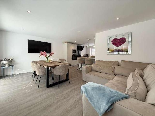 House for sale in Skelmanthorpe, West Yorkshire