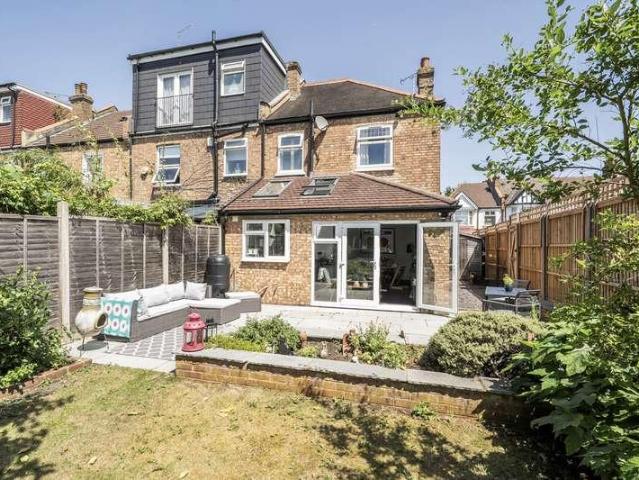 House for sale in Lane, Greater London