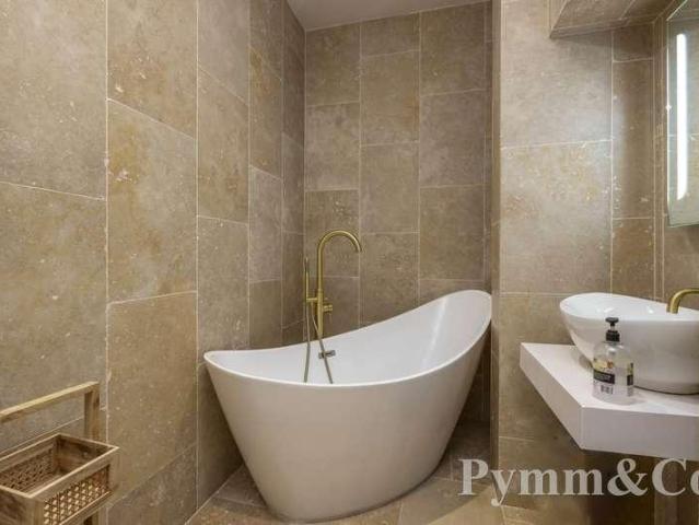 House for sale in Heigham Grove, East Bank