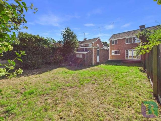 House for sale in Aspley Guise, Bedfordshire