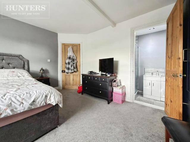 House for sale in Hoyland Common, Tankersley